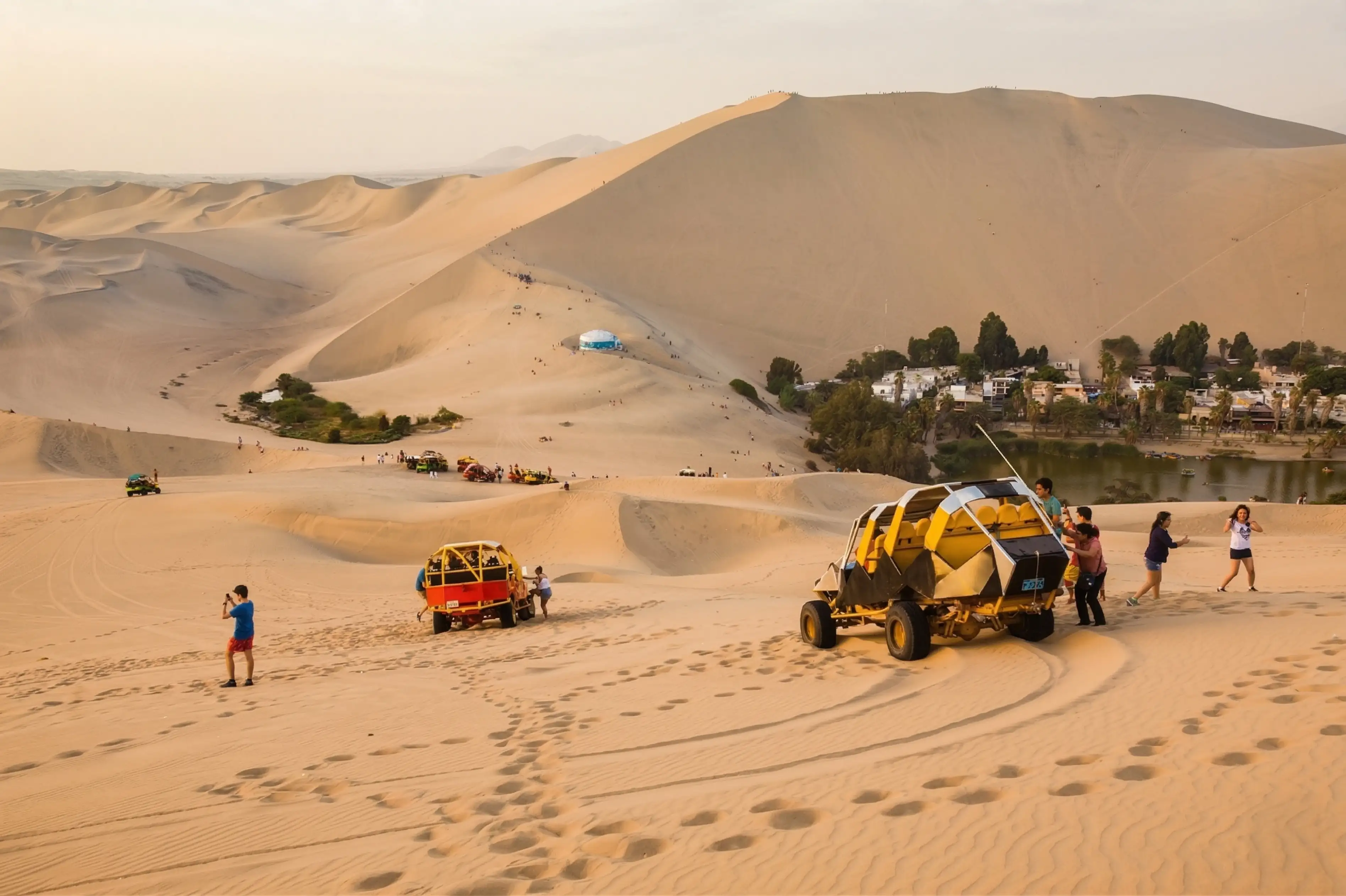Tubulares en las dunas de Huacachina